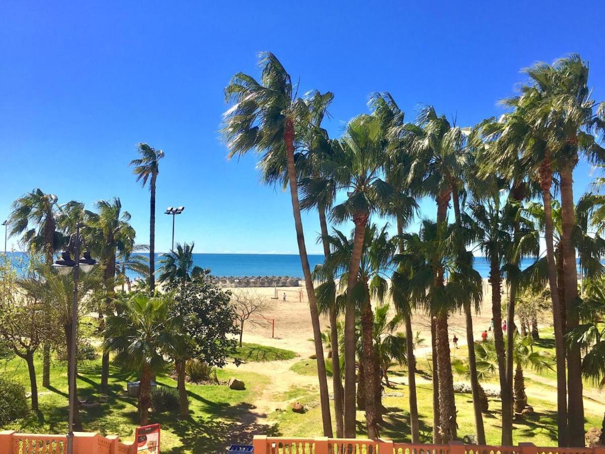 Con Gran Terraza Junto A La Playa Torremolinos