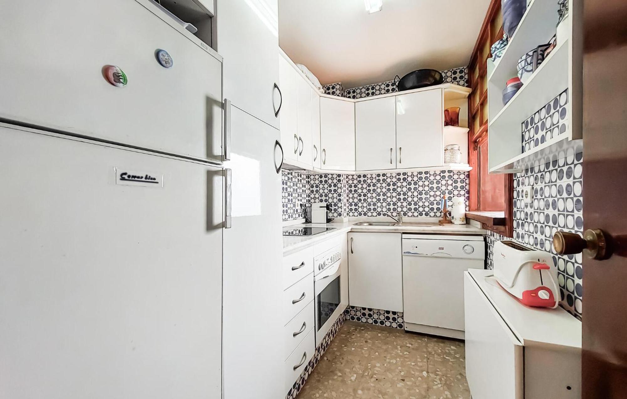 Stunning In With Kitchen