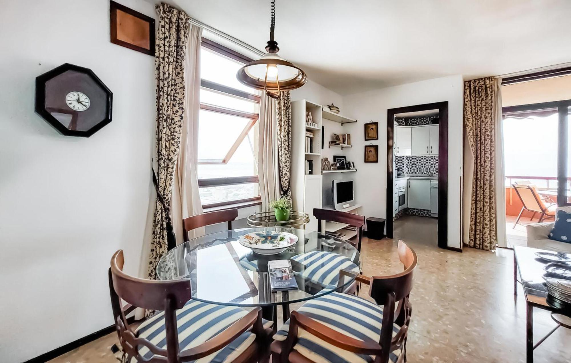 Apartment Stunning In With Kitchen *