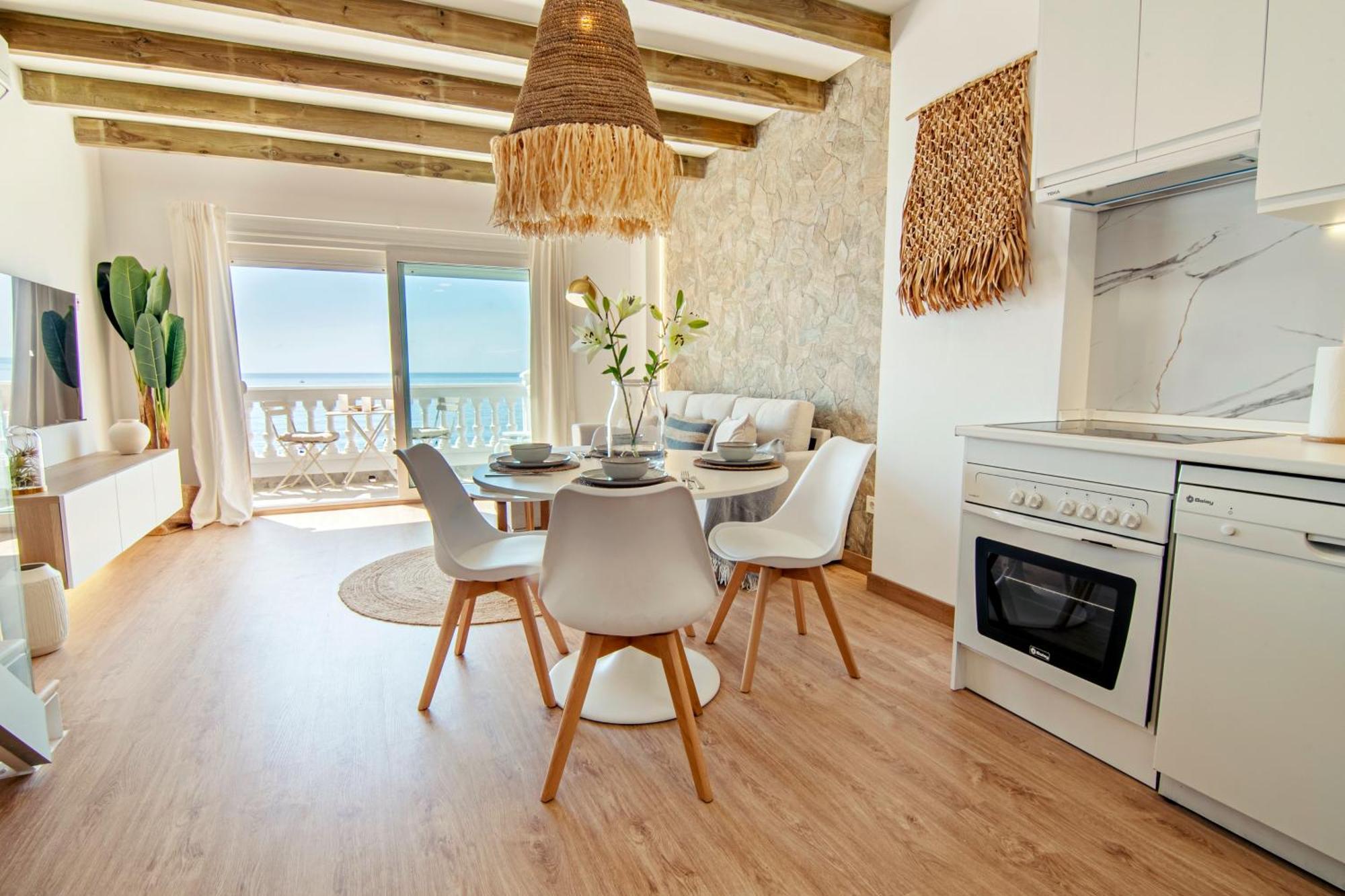 Mara's Seaviews - First Line - Duplex Penthouse Apartment Torremolinos