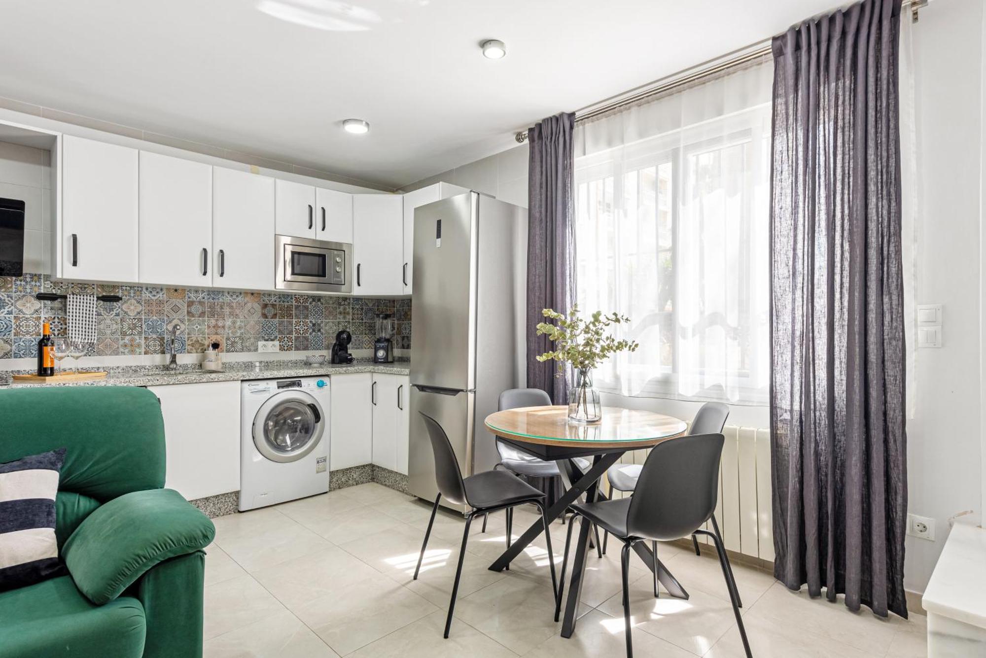 Roca Private Swimming Pool Parking Apartment