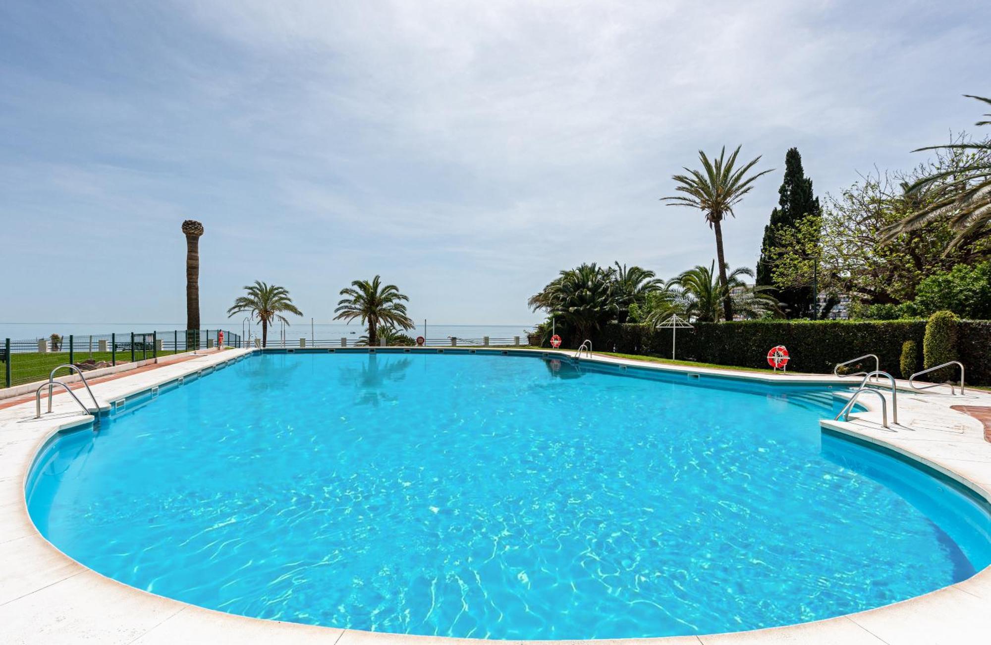 Roca Private Swimming Pool Parking Torremolinos