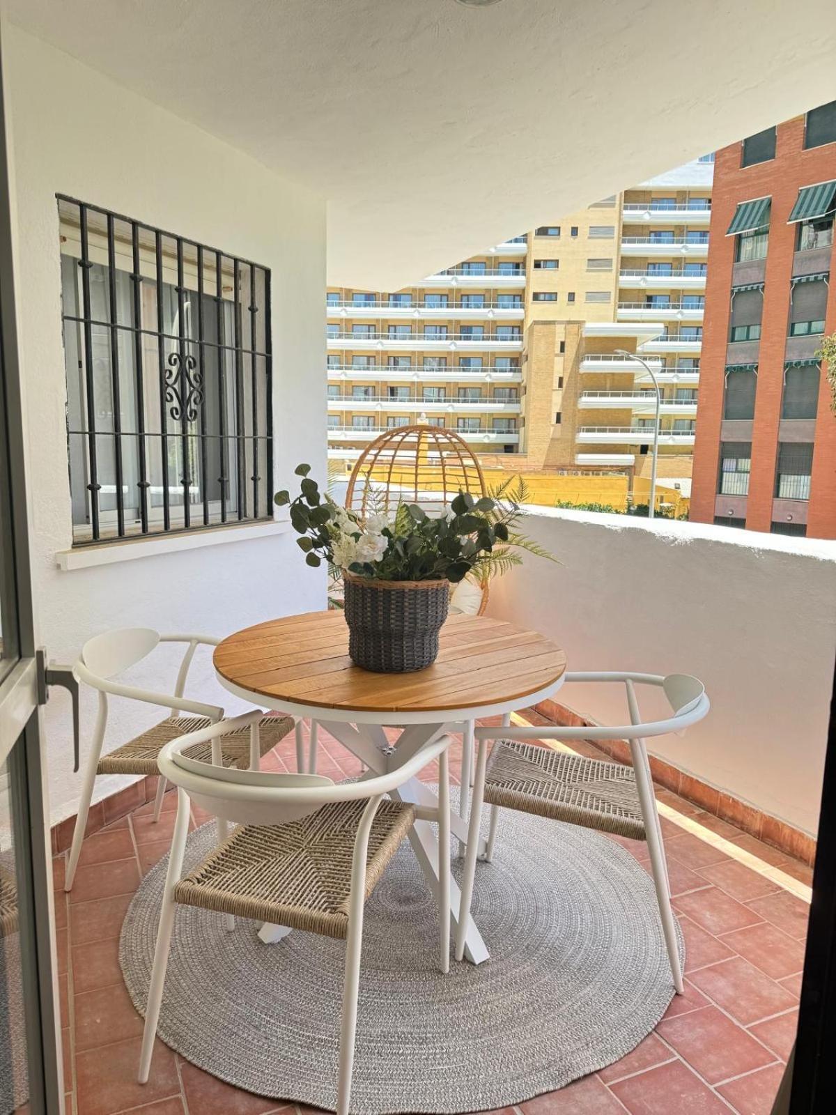 Apartment Nuevo Close To Sinese Design Homes Torremolinos