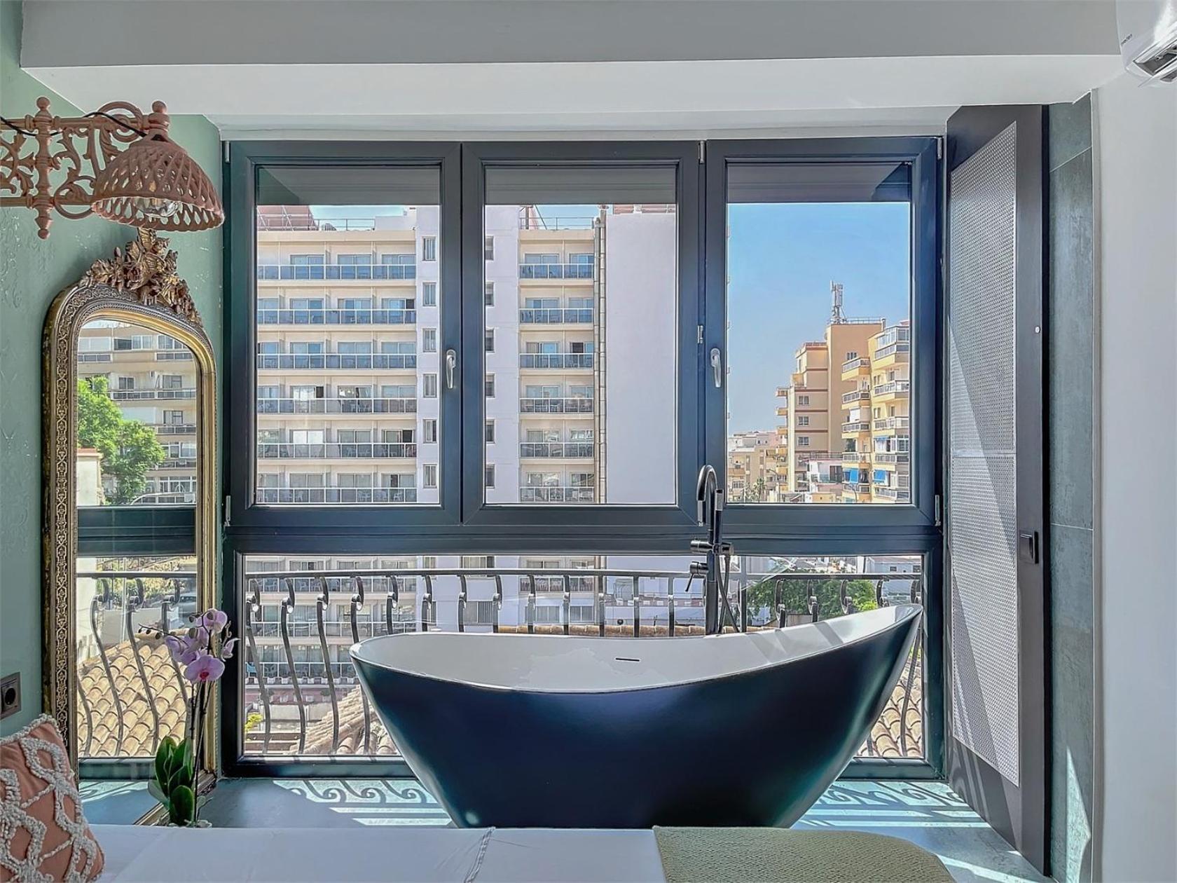 Alhambra Deco Homtels *