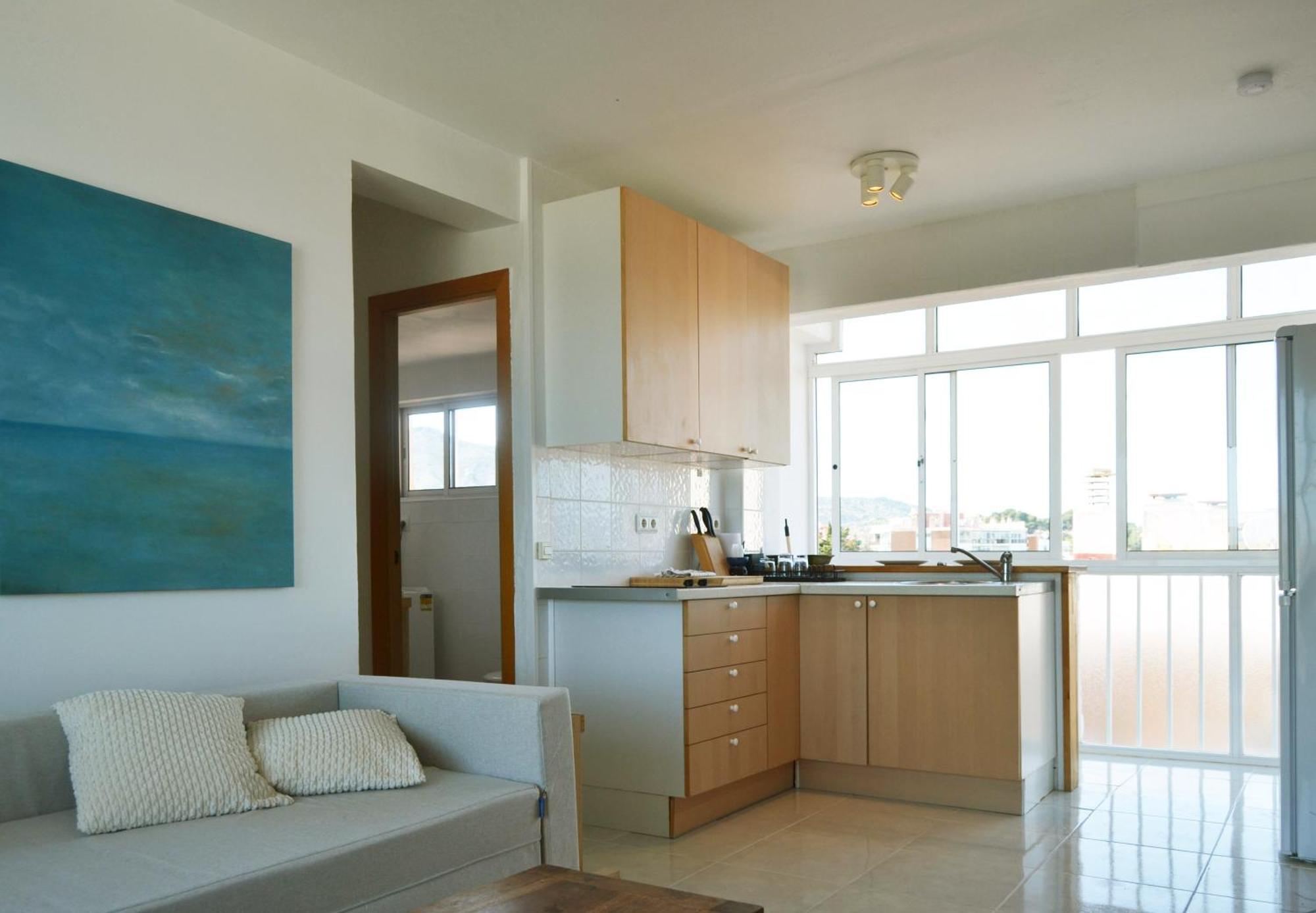 Light-filled With Sea Views