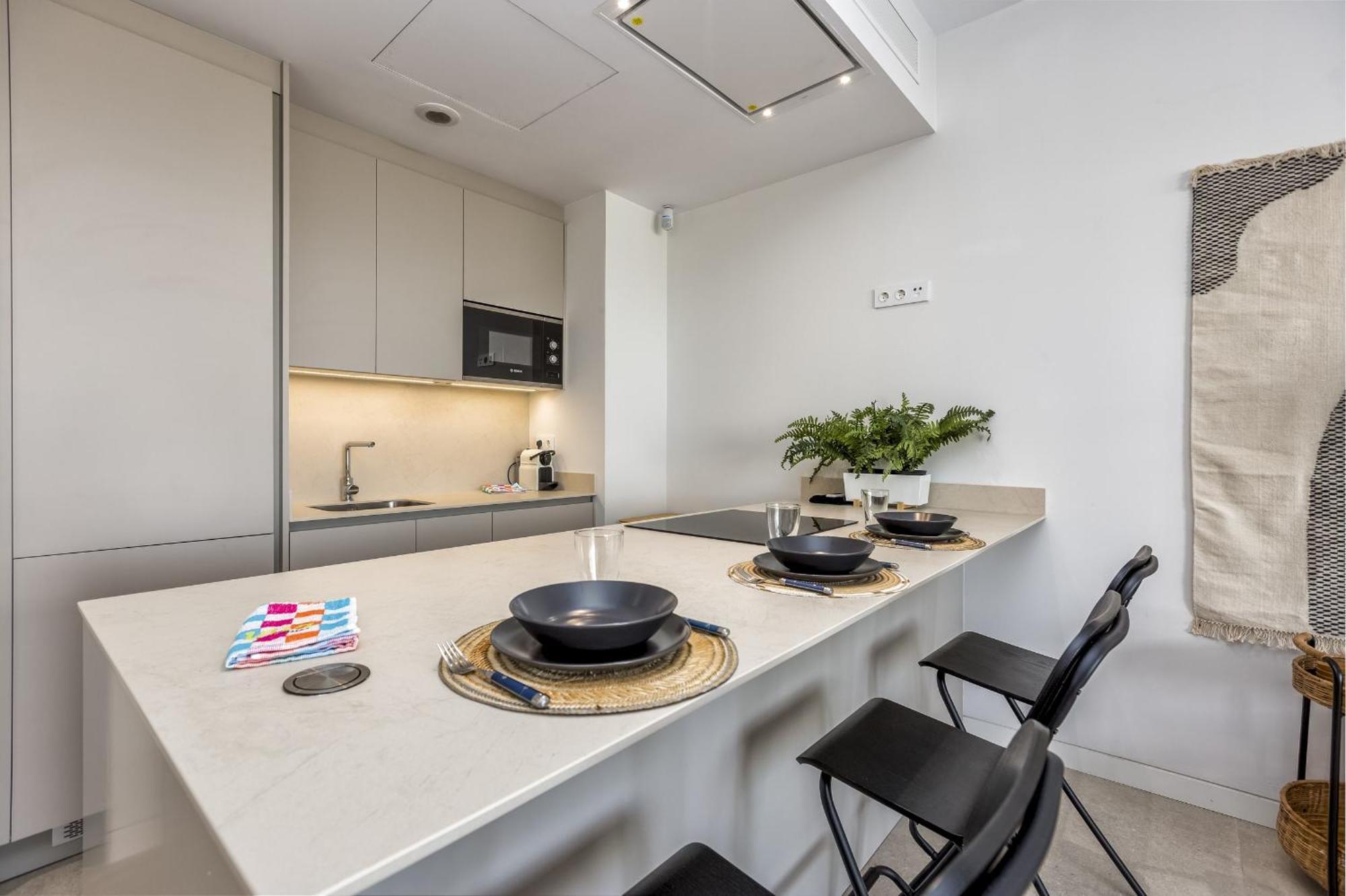 Vivi Homes - Sana Pool, Sauna, Gym & Apartment *