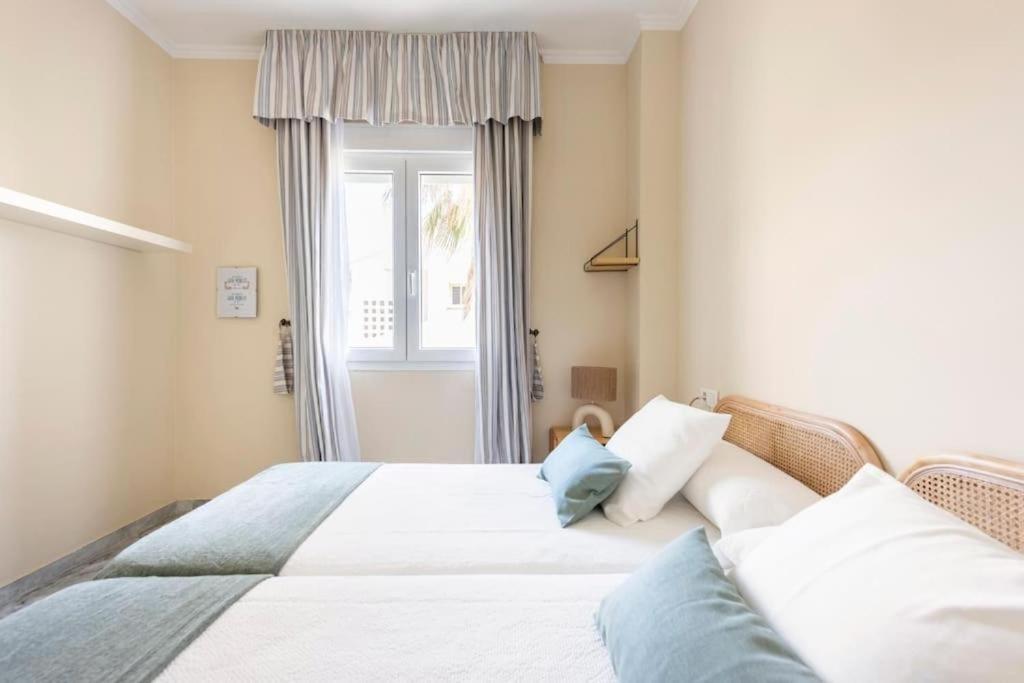 Apartment Playa De Alamos-playamar Malaga. *