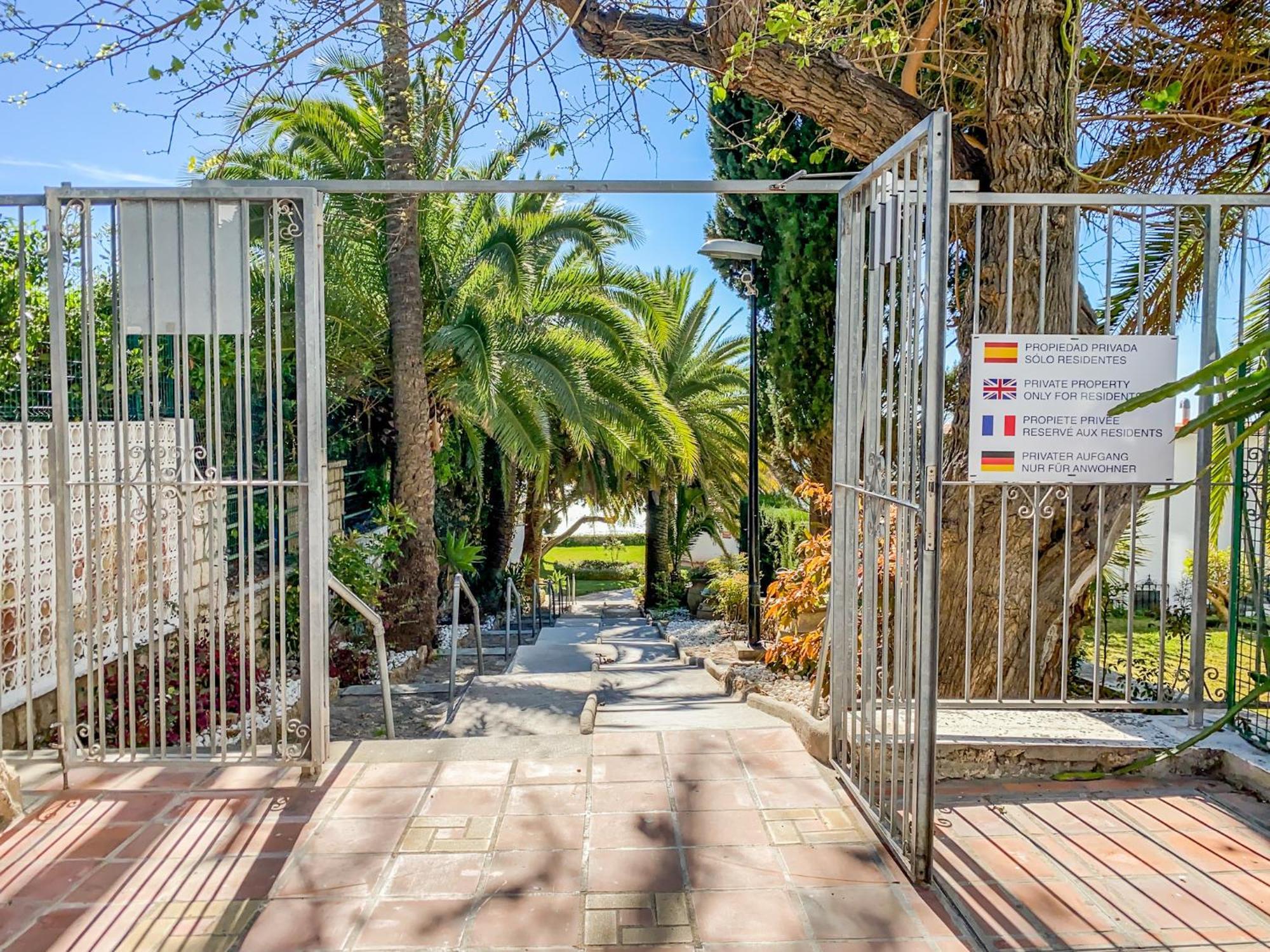 Roca Chica - Parking - Frente Playa - Terraza - Wifi - Bajondillo Y Carihuela Apartment *