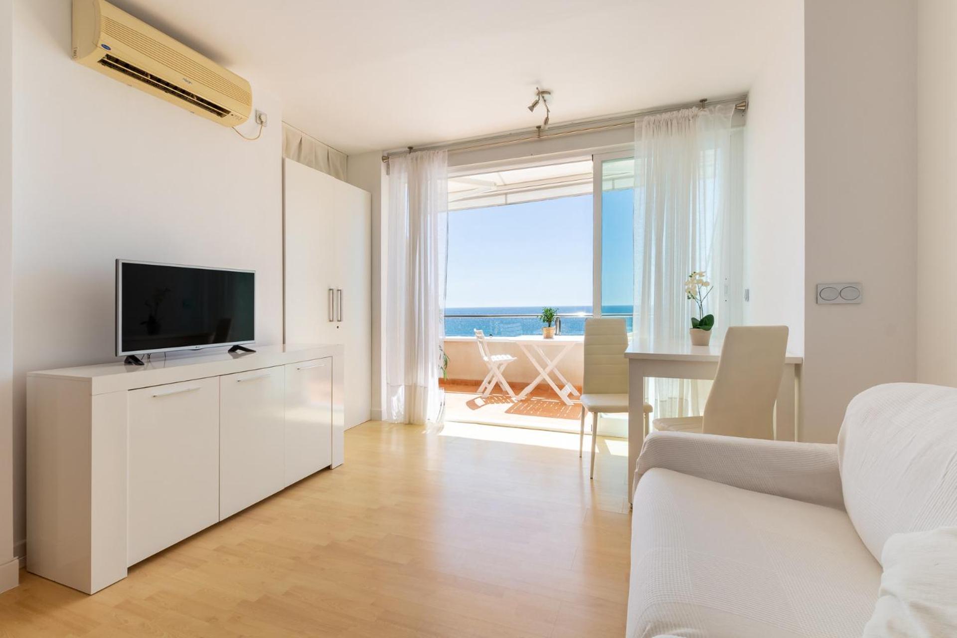 Apartment Roca Chica - Parking - Frente Playa - Terraza - Wifi - Bajondillo Y Carihuela