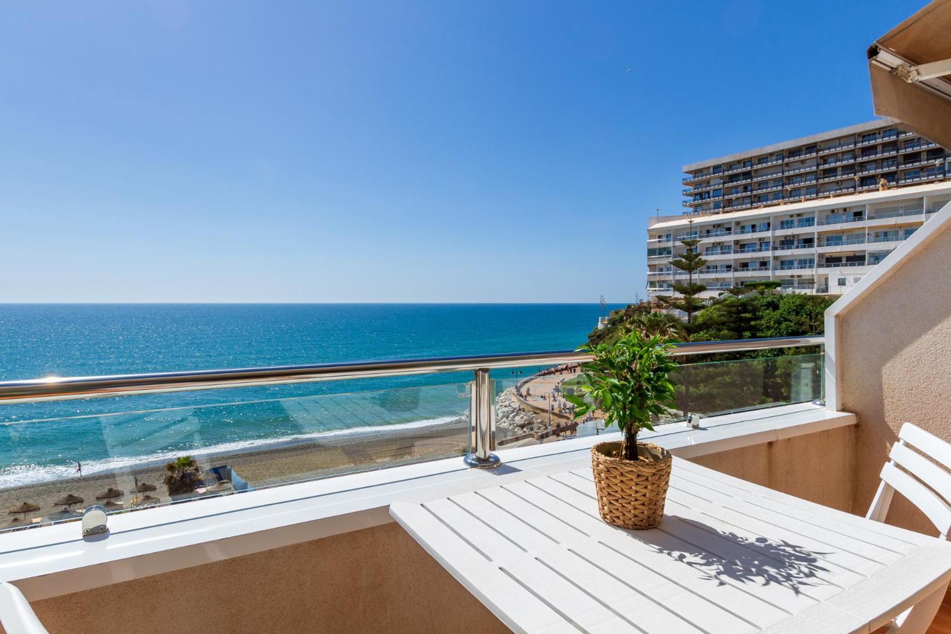 Roca Chica - Parking - Frente Playa - Terraza - Wifi - Bajondillo Y Carihuela *