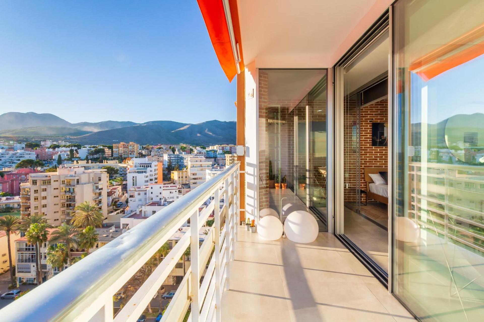 Moderno Con Impresionantes Vistas Al Mar Appartement