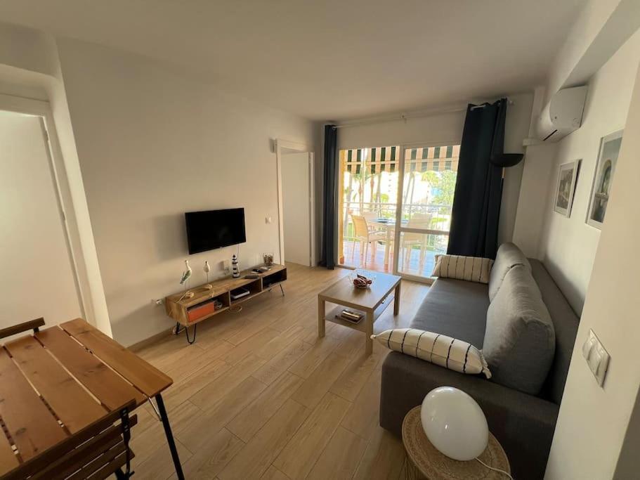 En Paseo Maritimo De Apartment Torremolinos