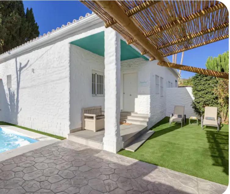 Isabel By Seric, 15' Walking To The