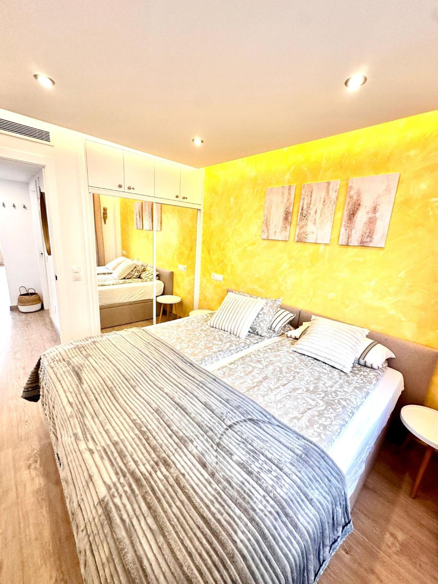 Bajondillo Con Terraza Appartement