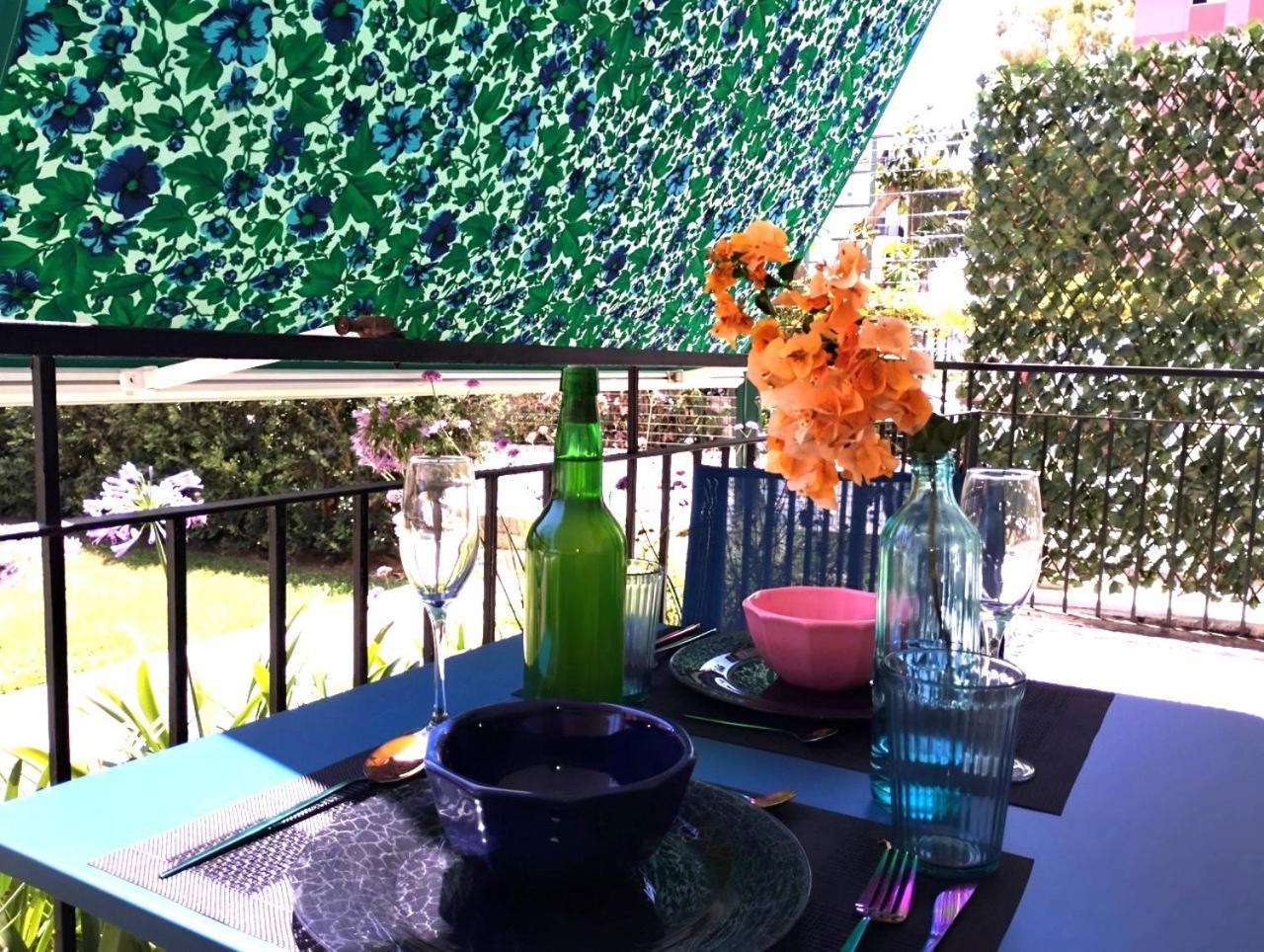 Hexagonal En Apartment *