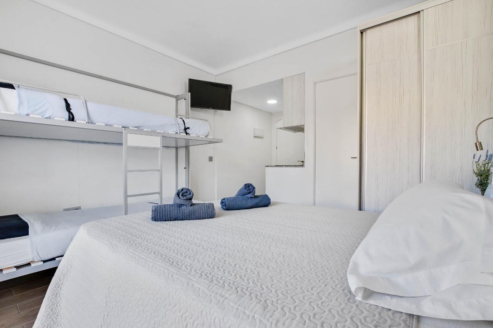 Apartment Carihuela Palace 418 By Ivi Real Estate Torremolinos