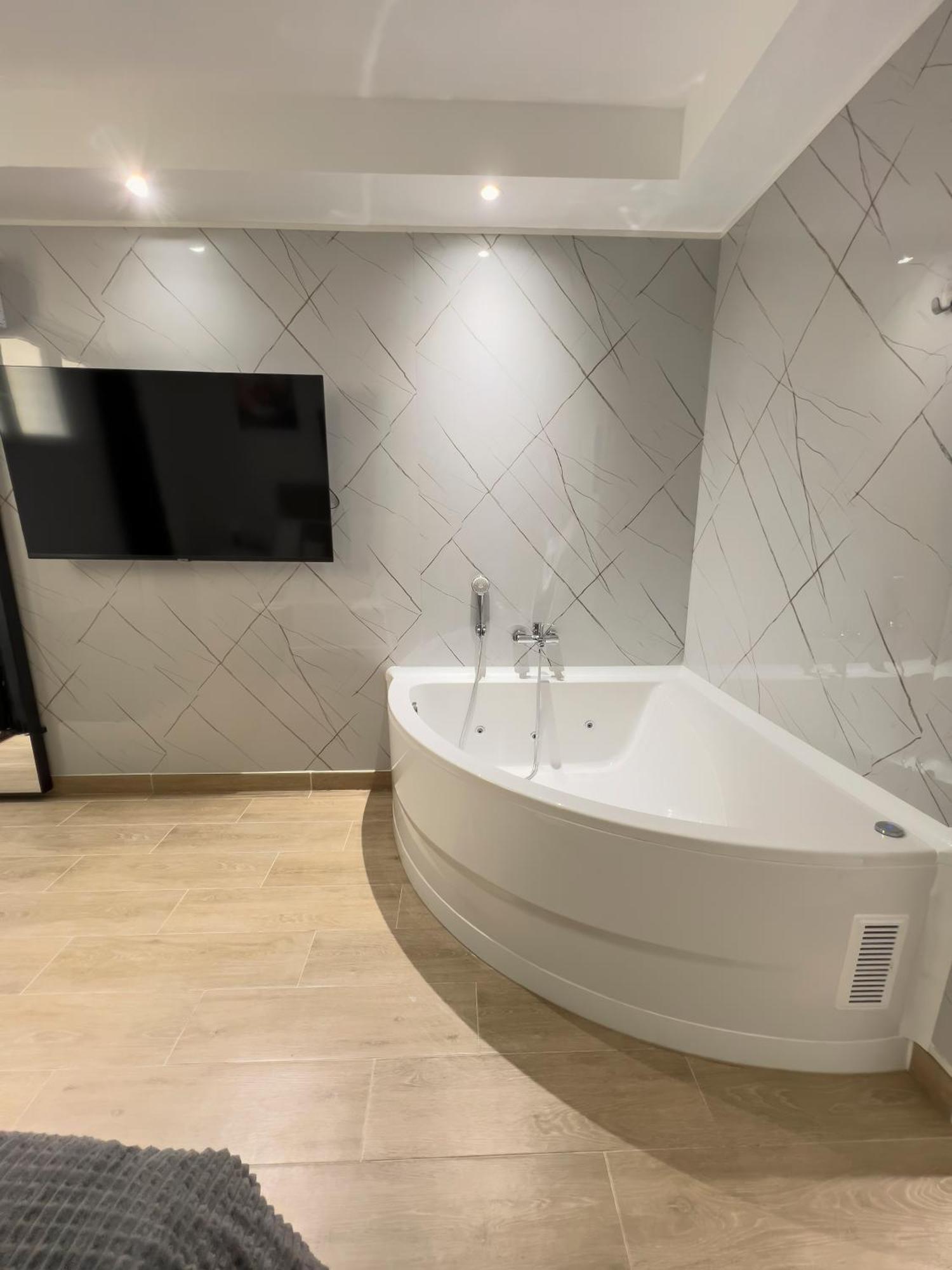 Apartment Centro Con Jacuzzi D *
