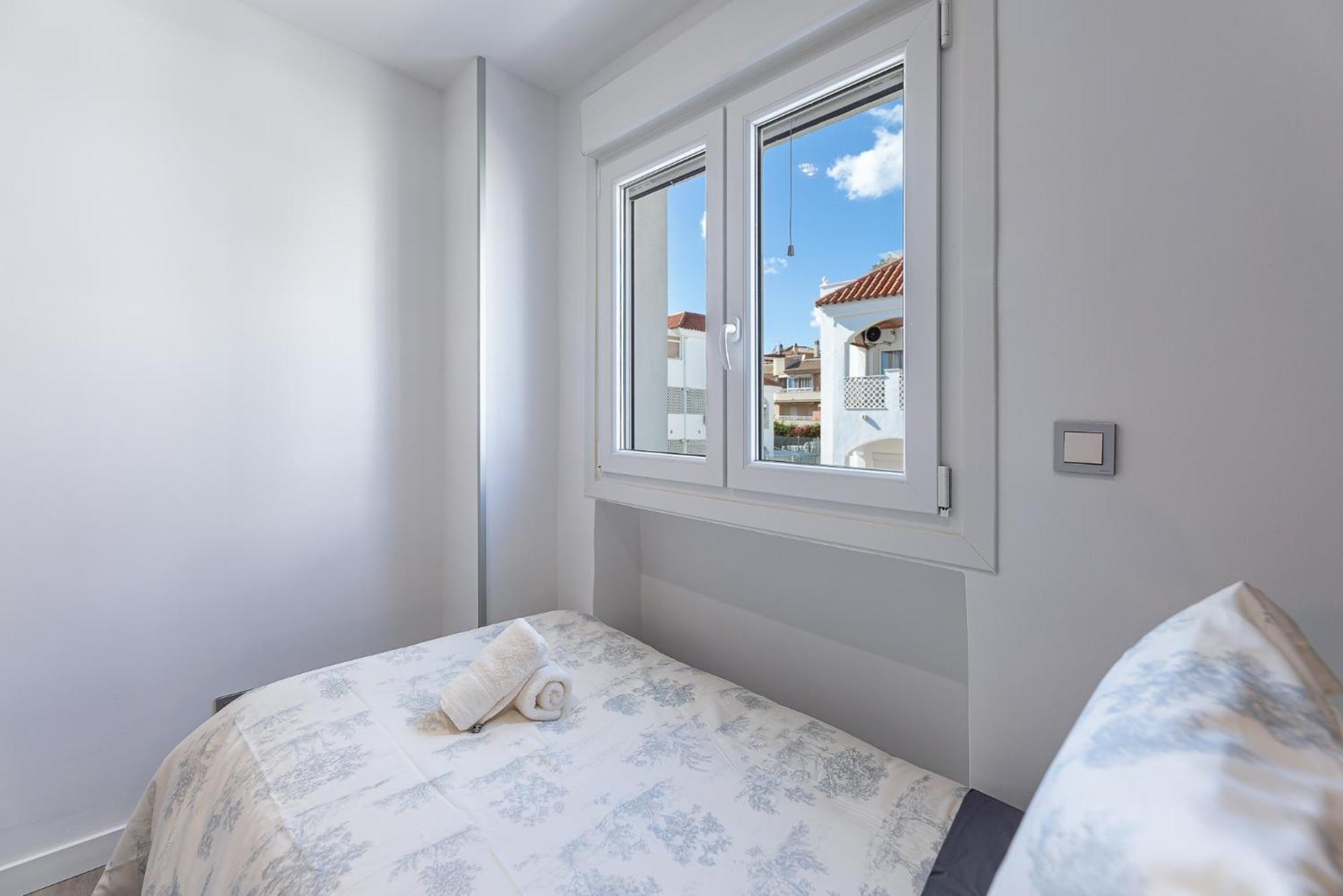 Apartment With Terrace Attic Views