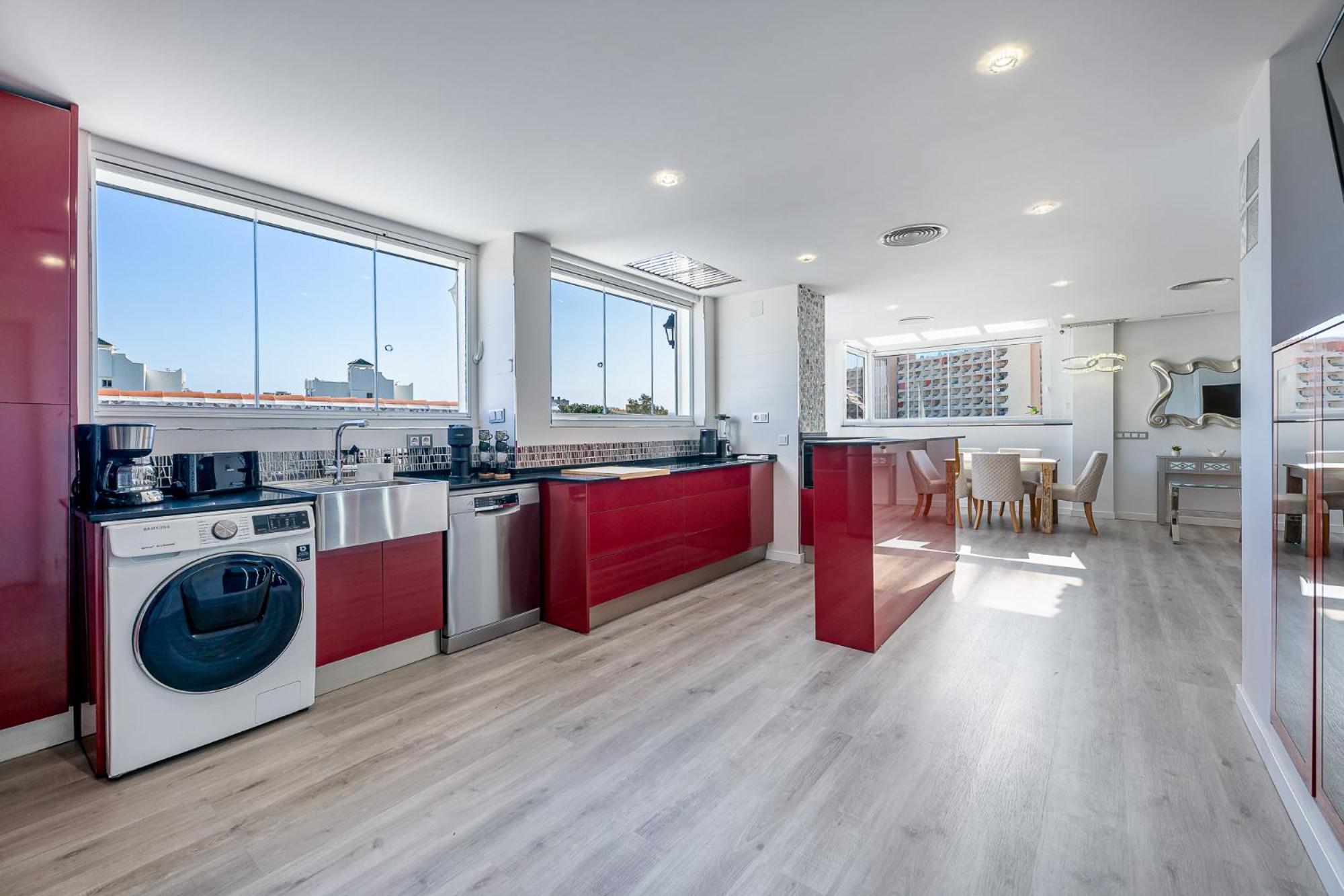 Apartment With Terrace Attic Views