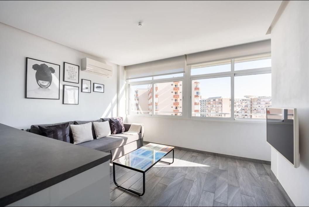 Apartment The Black&white Torremolinos