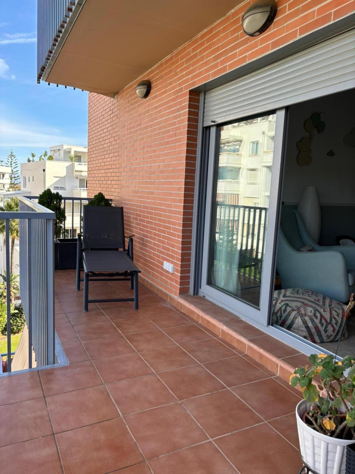 Con Piscina En Playamar Apartment