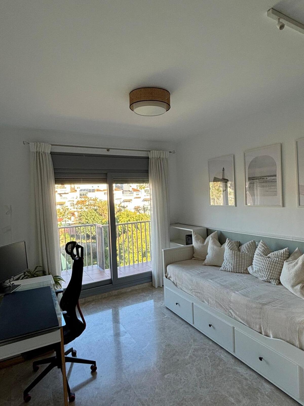 Con Piscina En Playamar Apartment