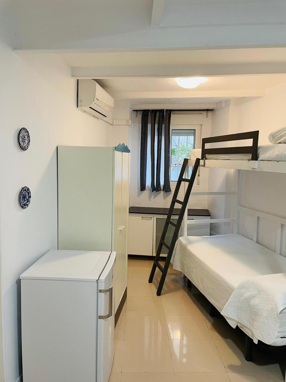 Joy Hostel *