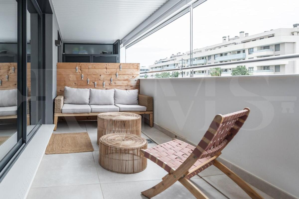 Beachside Escape With Parking And Pool Rems Apartment