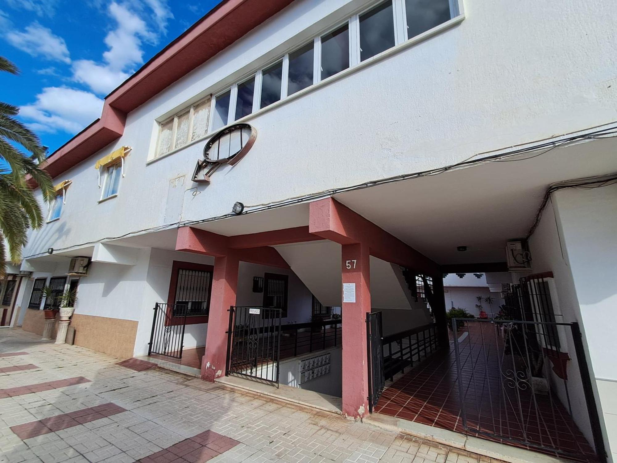 Beautiful 3 Bedroom, Carihuela Apartment