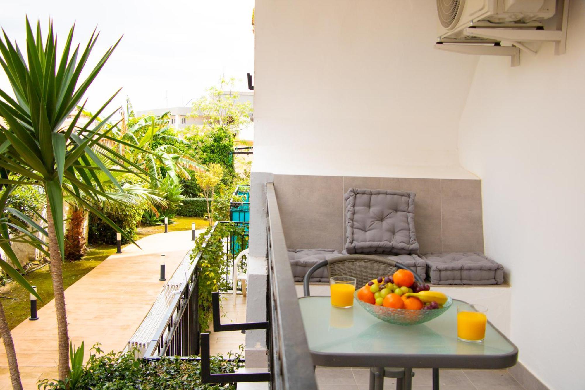 Colmena 69 - Center - Swimming Pool Apartment