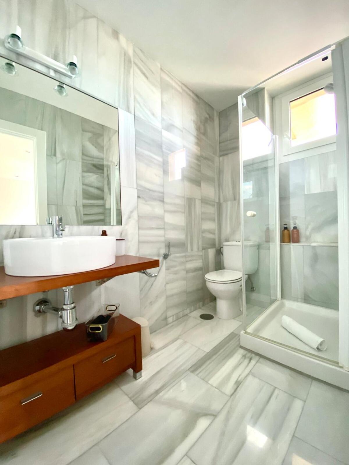 La Carihuela Terrace, Sea Views And Pool Apartment