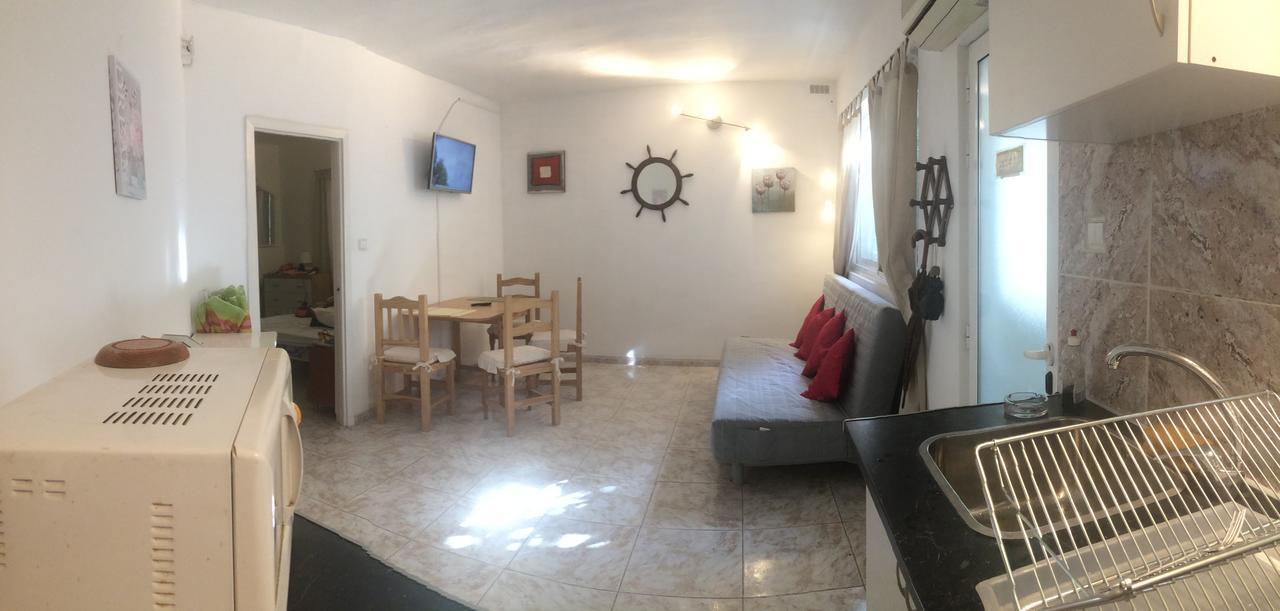 Apartment Mar 13 *