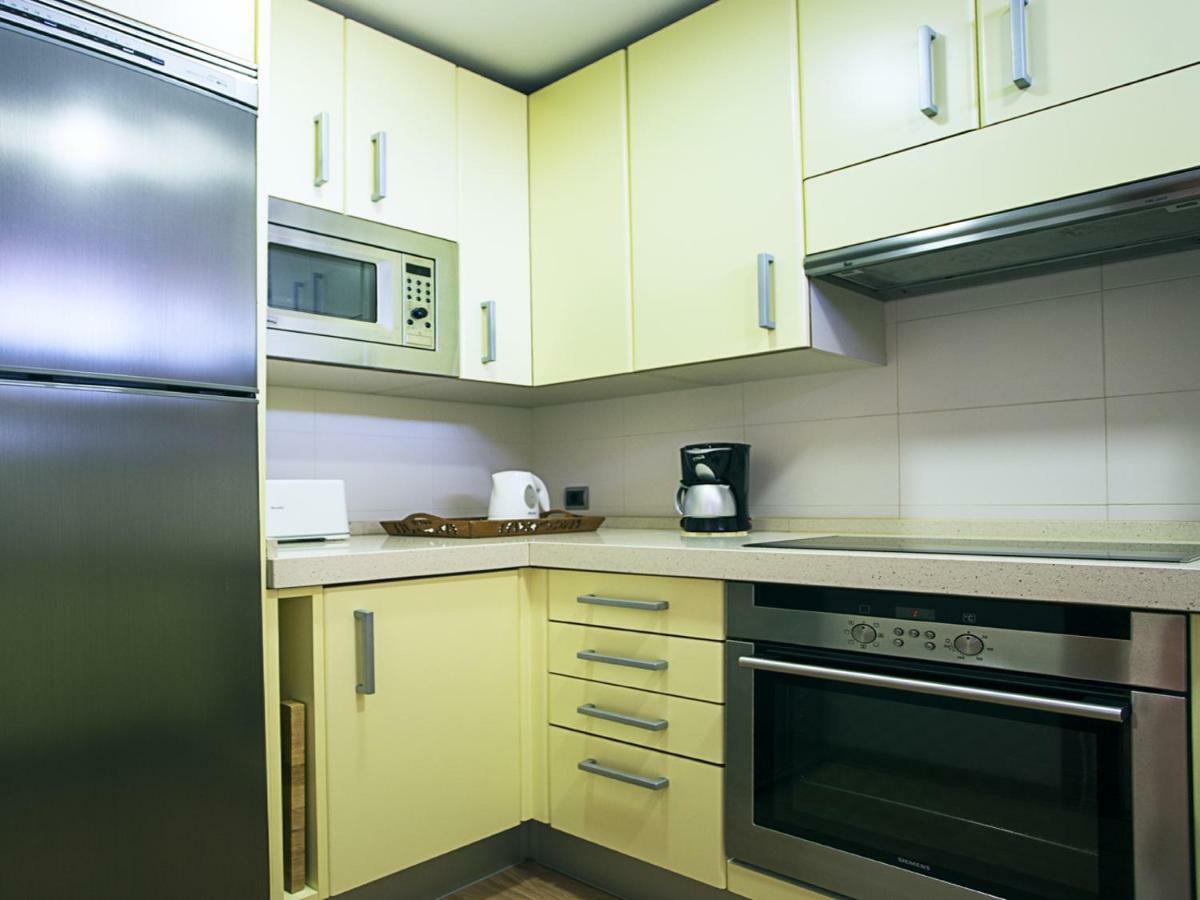 Monko - Amazing Sea Views, Comfortable & Pool O Apartment