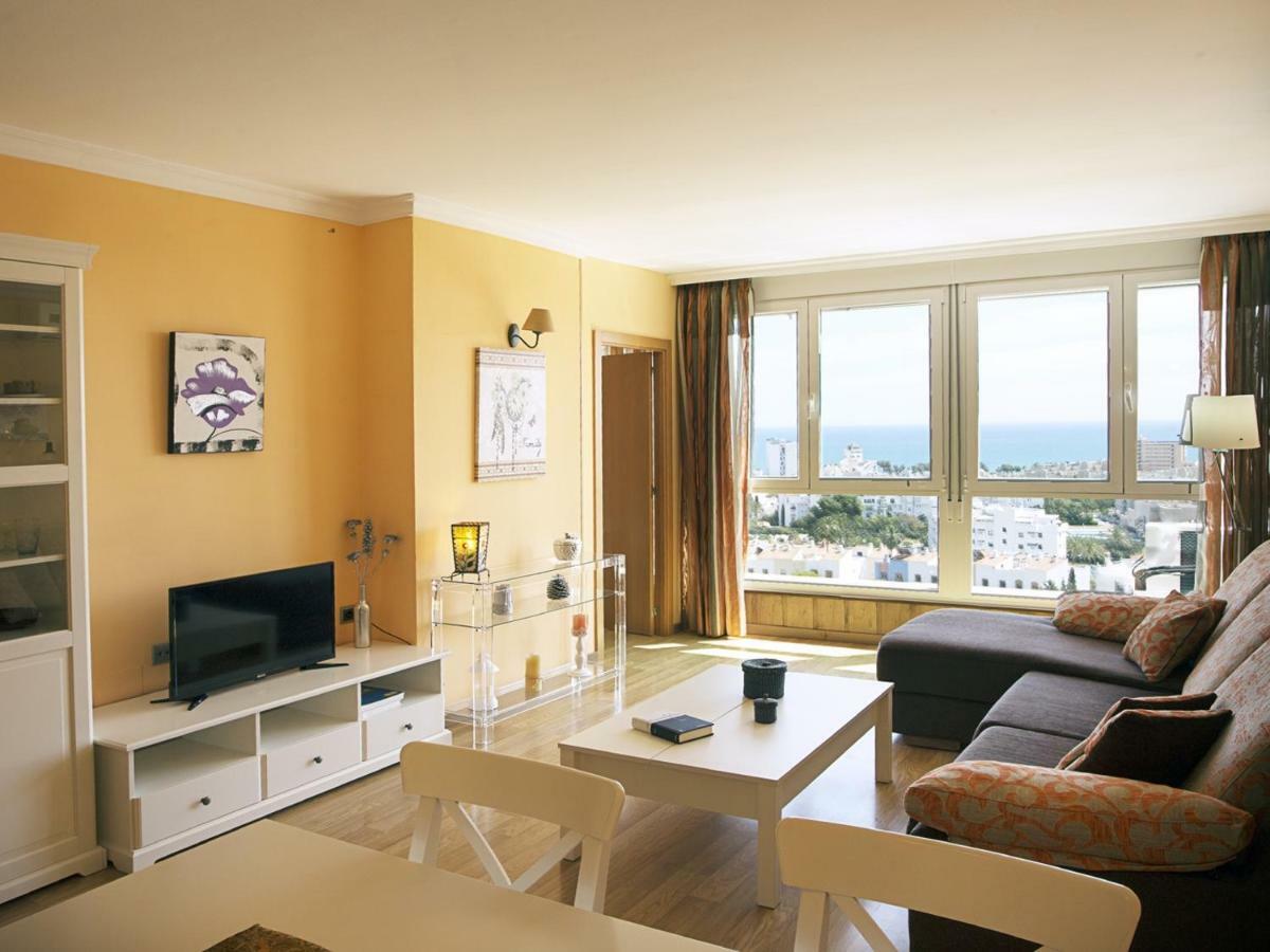 Monko - Amazing Sea Views, Comfortable & Pool O