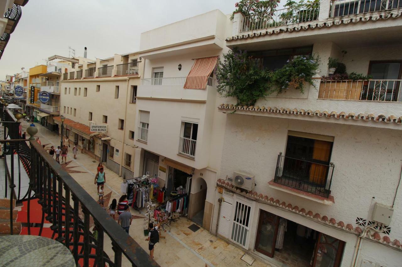 Carihuela Beach - Plaza Del Remo Torremolinos