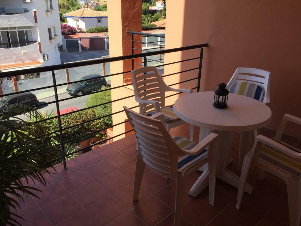 Apartamento Con Piscina En *