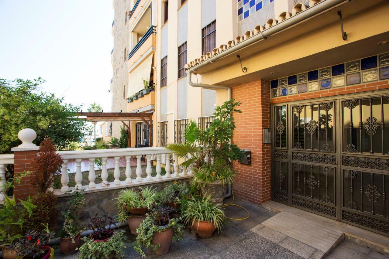 Monko - 1 Line, & Sun Apartment