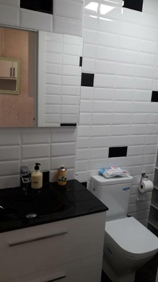 Apartamento Estudio Loft En El Centro Para 3 O 4 Personas Cama Doble Y Sofa Cama Check In A Partir De Las 15 Y 30 Min Pm Y Check Out Hasta Las 11 Y 30 Pm Con Wifi Normalmente No Se Puede Adelantar El Check In Apartment Torremolinos