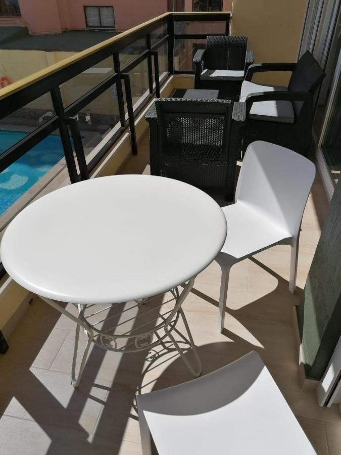 Esplendido Apartamento, Carihuela Edificio El Remo, Primera Linea * Torremolinos