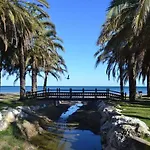 Elizabeth Beach Apartment With Seaviews!