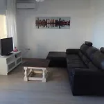 Esplendido Apartamento, Carihuela Edificio El Remo, Primera Linea
