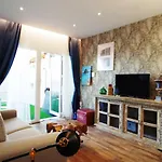 Apartamentos Lola Y Manuela En Primera Linea Playa Carihuela Con Excelente Terraza-Jardin De 80 M2 Frente Al Mar Con Aparcamiento Privado Ideal Para Descansar Oyendo Las Olas Del Mar