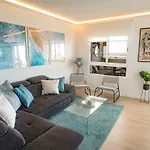 Beautiful Apartment With 2 Terraces, Pool & Beach