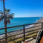 Vista al mar, wifi, terraza y piscina