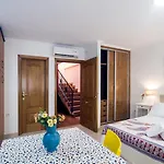 Holidays2Torremolinos Bajondillo Super High Speed Wifi & 50M Beach (Adults Only)