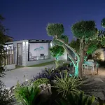 Villa Mamba By Seric,15\' Walking To The Beach