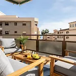 Sea View 2 Bedroom Apartment 2 Min Away From The Beach