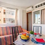 Vistas Mar: Estudio Con Dormitorio: Centro Y Playa