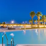 Luxury Complex Beachfront Apartment, Infinity Pool, Sauna, Gym And Large Terrace