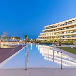Luxury Complex Beachfront Apartment, Infinity Pool, Sauna, Gym And Large Terrace